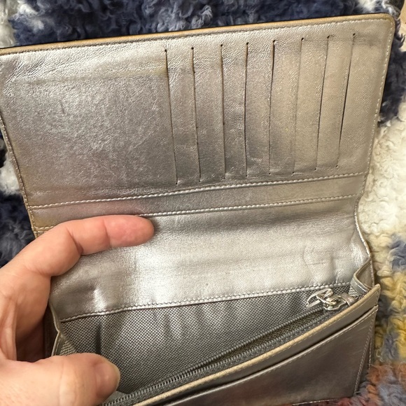 Patent leather black Chanel long wallet - Picture 5 of 6